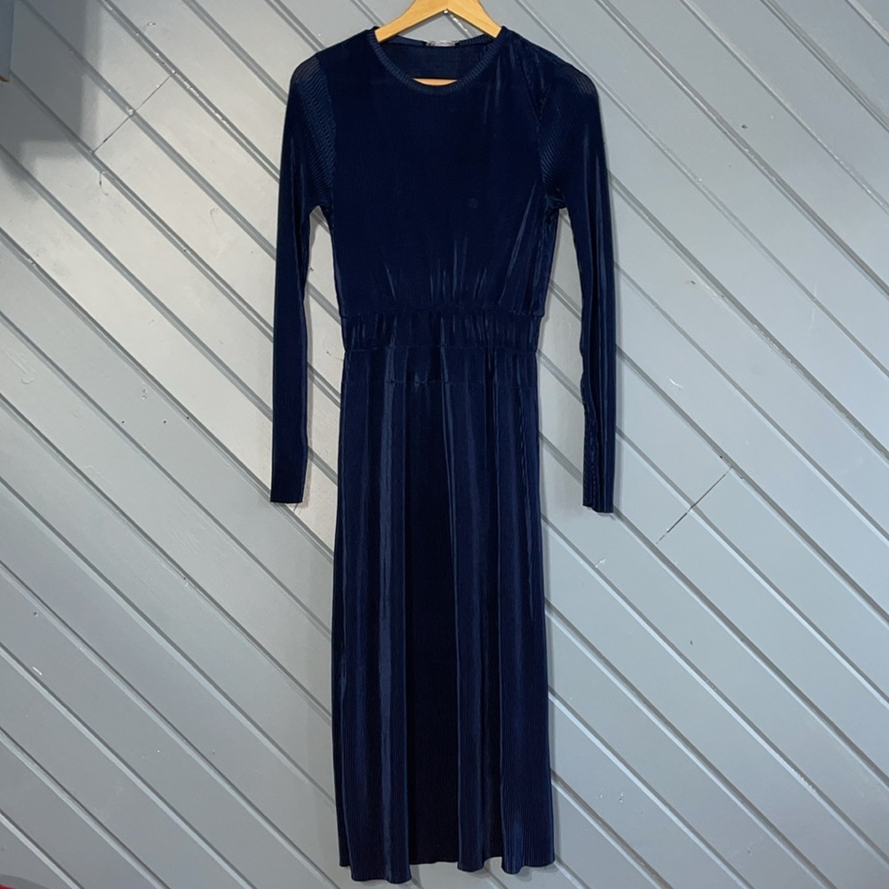 Zara gathered waist pleated navy light weight semi sheer long sleeve midi dress - Picture 2 of 13